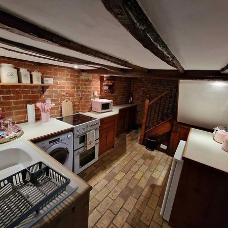 Two Bedroom Grade Ll Cottage At Az Luxury Stays Honey Horsefield With Wifi And Free Parking 헌돈 외부 사진