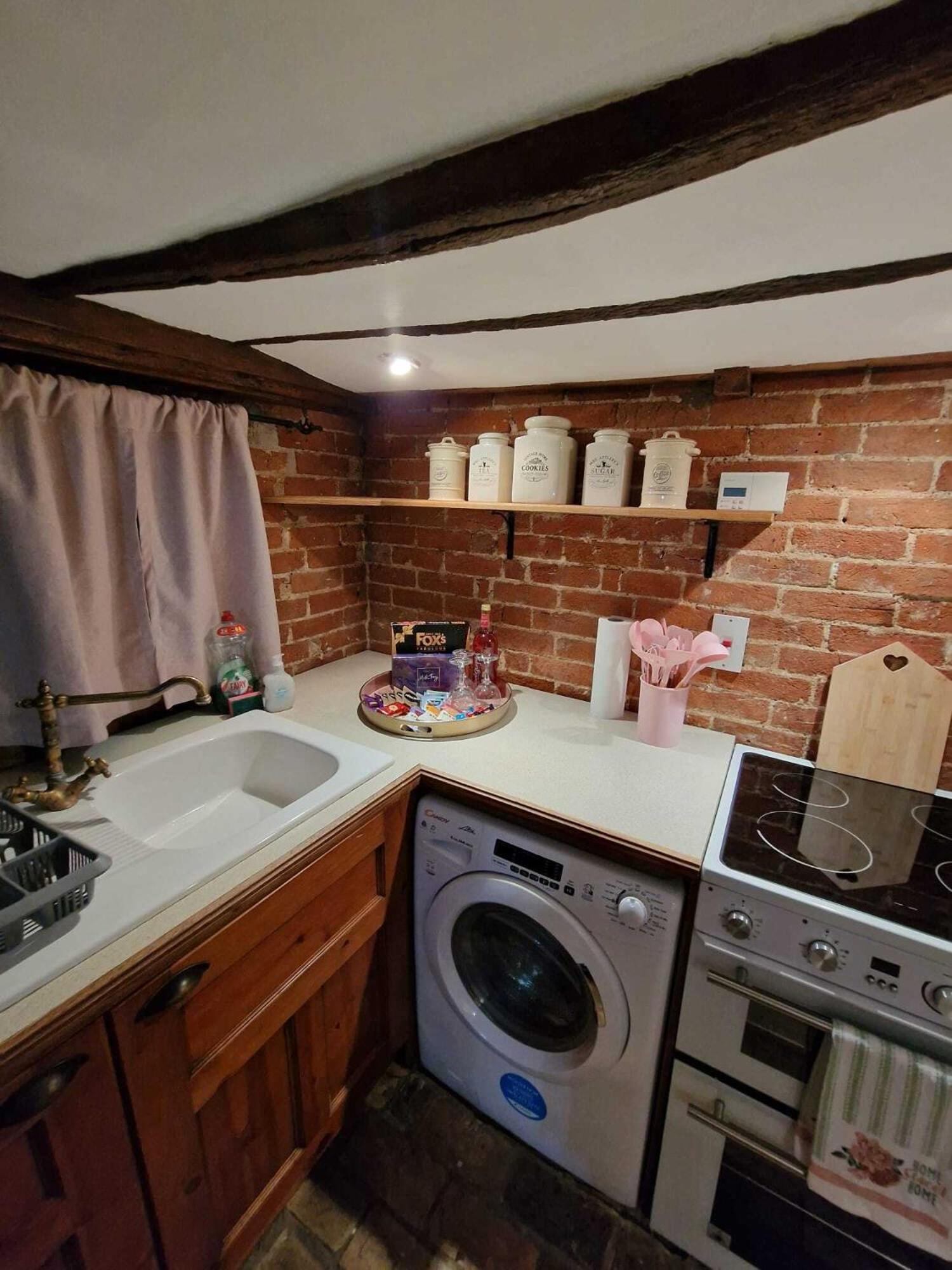 Two Bedroom Grade Ll Cottage At Az Luxury Stays Honey Horsefield With Wifi And Free Parking 헌돈 외부 사진