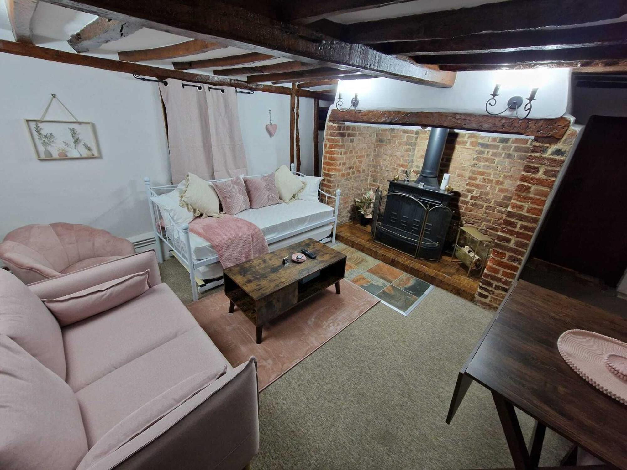 Two Bedroom Grade Ll Cottage At Az Luxury Stays Honey Horsefield With Wifi And Free Parking 헌돈 외부 사진